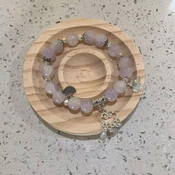 Elegant Silver and Lavender Beaded Bracelet - Picture 3 of 3